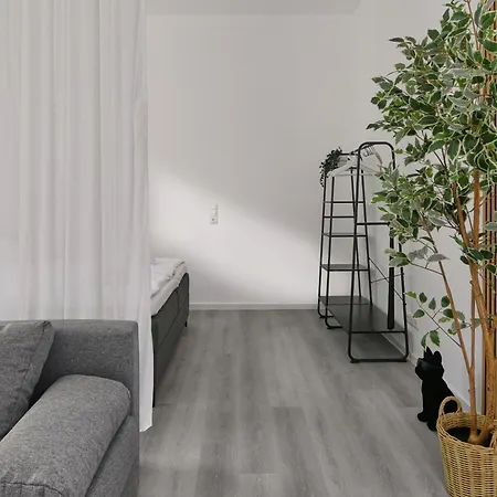 Neueroeffnung Homeme Netflix, Parkplatz, Kueche, Kurpark *